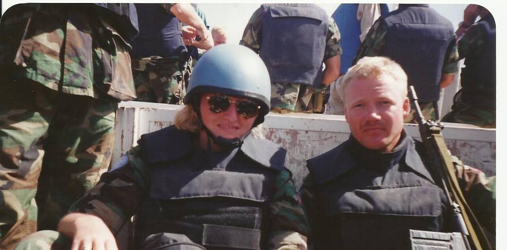 På vei fra leiren til flyplassen