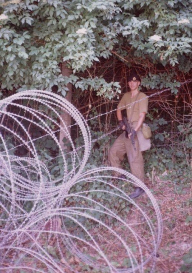 Soldat og piggtråd