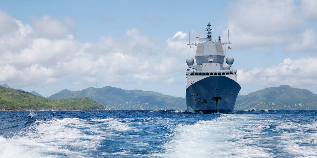 Flaggfartøyet i Operation Ocean Shield (OOS) fregatten KNM Fridtjof Nansen i sjø utenfor Seychellene / The Norwegian frigate HNoMS Fridtjof Nansen outside Seychelles
